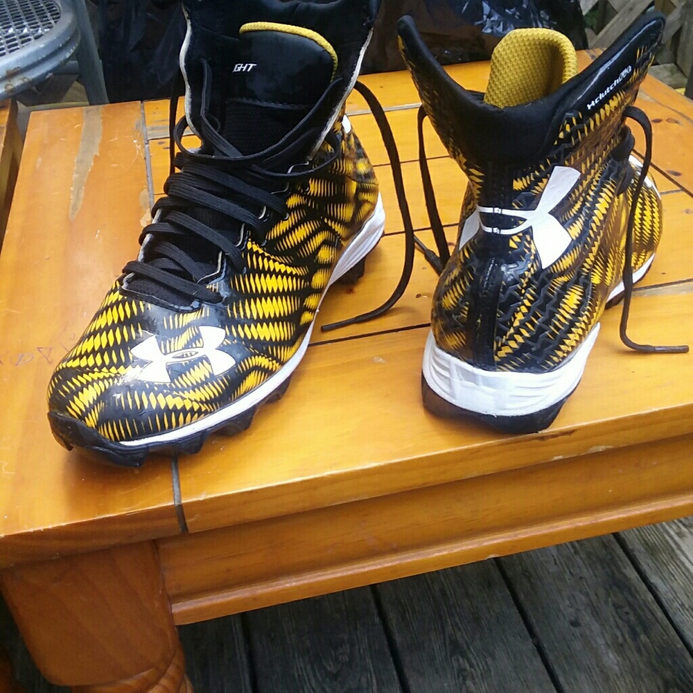 Football cleats